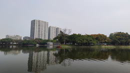 呼和浩特广大市民与跑友相约 参加跑步活动